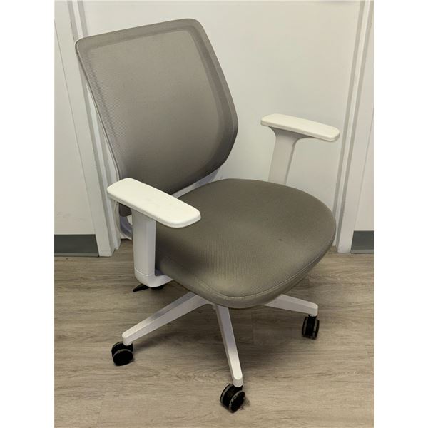 CHAISE DE BUREAU (NEUF)