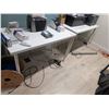 Image 1 : LOT: 2 TABLES (VIDES)