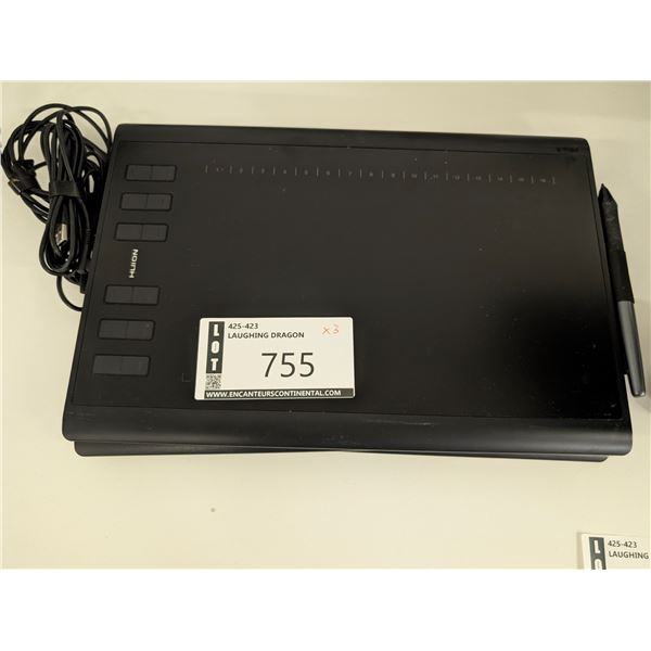 LOT: 3 TABLETTES DE DESSIN HUION H1060P