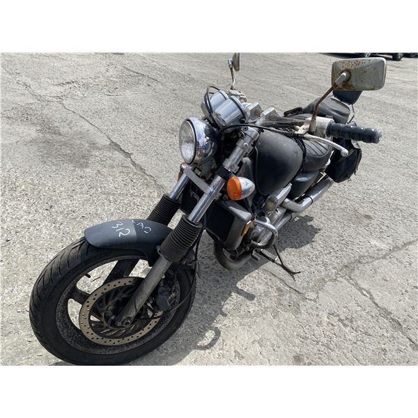 2003 Honda VF750C (MAGNA)