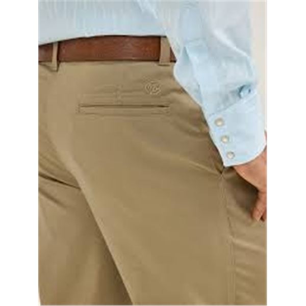 NEW WRANGLER PLEATED FRONT RELAXED FIT 38 X 36