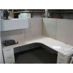 Double Steelcase Turnstone 7 1/2' X 7 1/2'