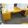 Image 1 : Maple Single Pedestal Desk