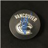 Image 1 : ROBERTO LUONGO SIGNED VANCOUVER CANUCKS HOCKEY PUCK GCG HOLO