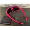 Image 2 : Polarized Sun Glasses - Pink Purple Colour