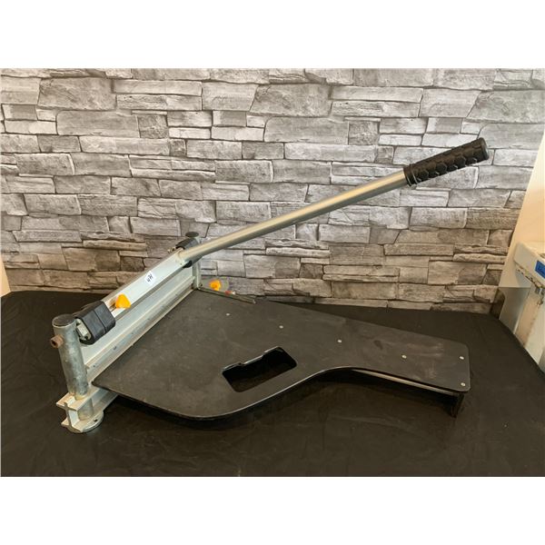 Marshalltown Ultra Light Flooring Cutter 13" Cuts Vinyl