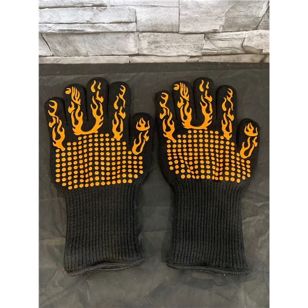 BBQ Oven Gloves Black And Orange Flames