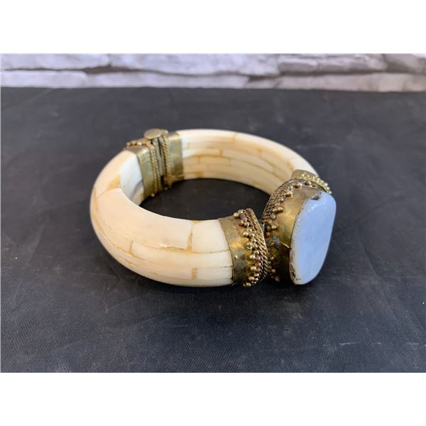 Vintage Agate Cabochon Brass & Bone Bracelet
