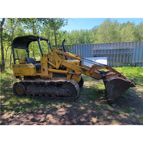 JD 350B Crawler Model 350B c/w canopy, bucket, s/n 1561761, running order, one poor steering clutch