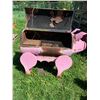 Image 3 : Pink pig barbeque planter