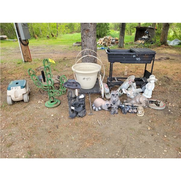 Lawn ornaments, planters