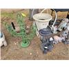 Image 5 : Lawn ornaments, planters