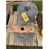 Image 3 : 2 spools of barbwire, fencing tools, chain hoist.