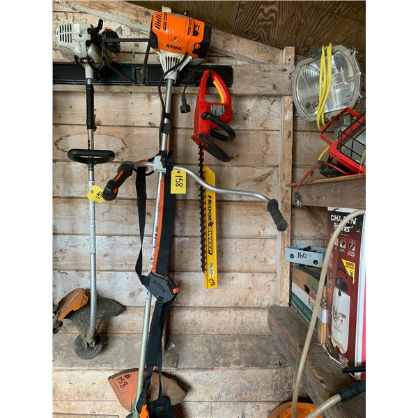 Stihl FS131 gas trimmer with string/blade