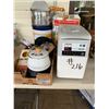 Image 7 : Black & Decker Bread Maker, Fondue assemble, Schneider's Popcorn maker, Beverage Dispenser & a Hudso