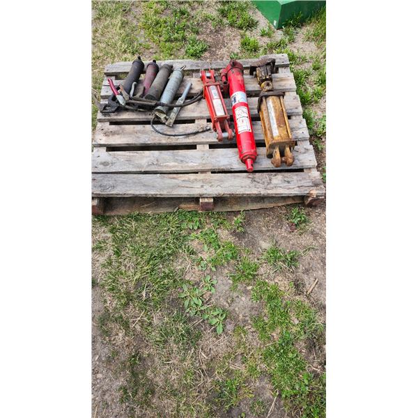 Hydraulic rams, grease guns