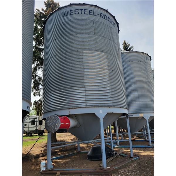 (Lots 4, 5, 6, & 7 are a Group Lot) Westeel 2150 bu hopper bottom double skid