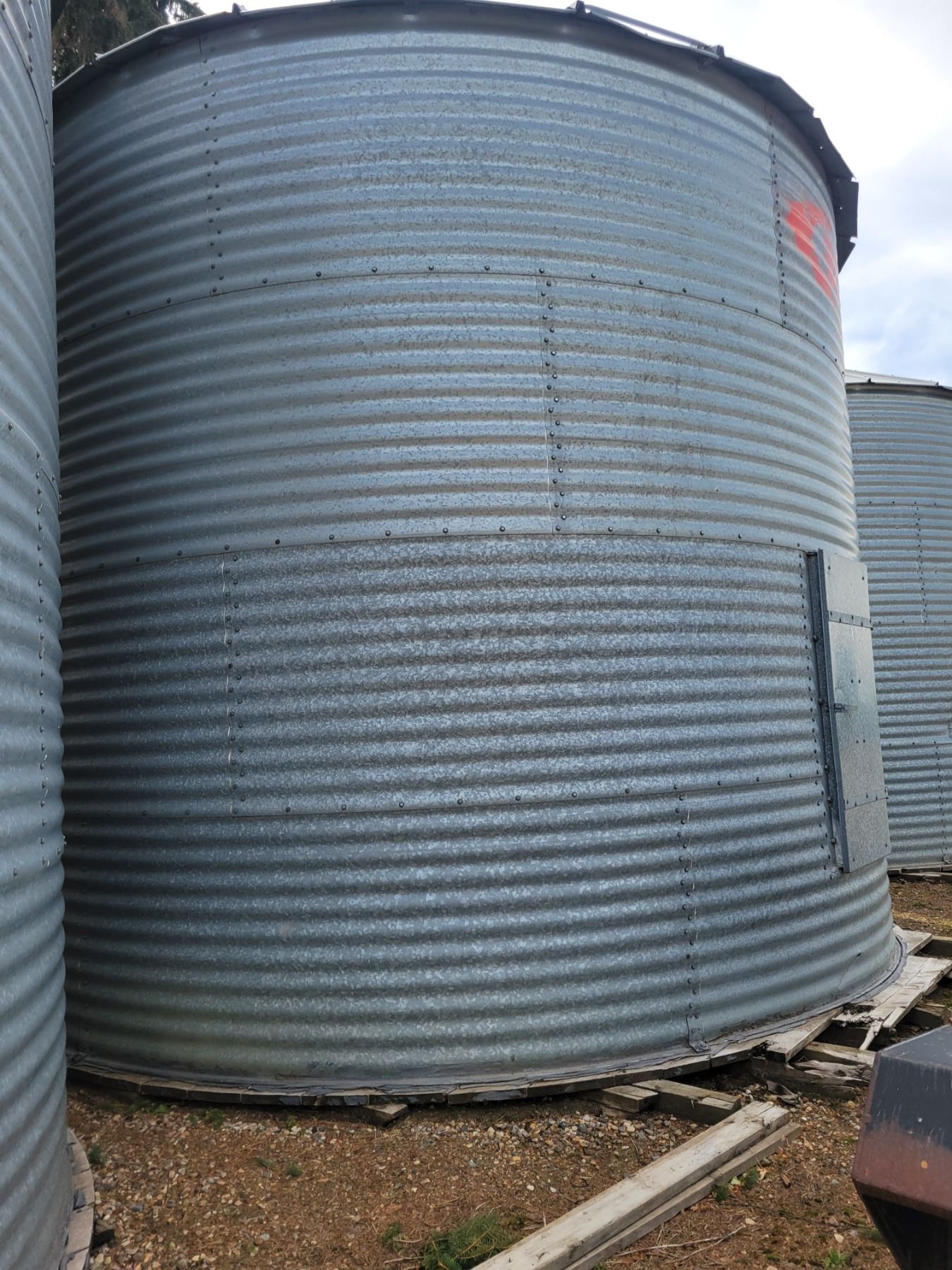 (Lots 18, 19, & 20 are a Group Lot) Butler 3000 bu bin c/w wood floor
