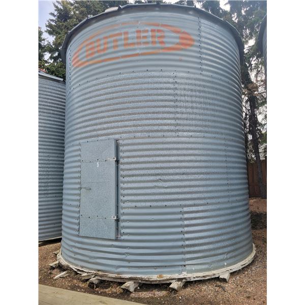 (Lots 23, 24, 25 & 26 are a Group Lot) Butler 1850 bu bin c,w wood floor