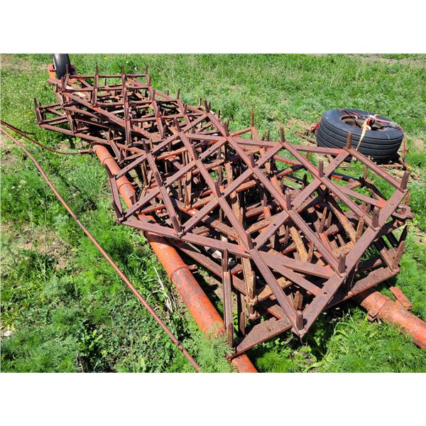 10 section rolling draw bar c/w diamond harrows