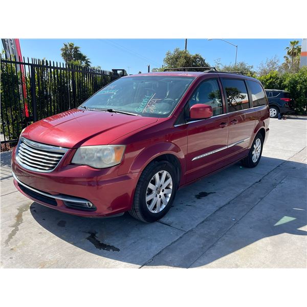 CHRY TOWN & COUNTRY 2014 O/S TITLE 2 DAYS