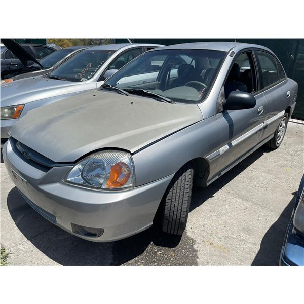 KIA RIO 2003 SALV/T