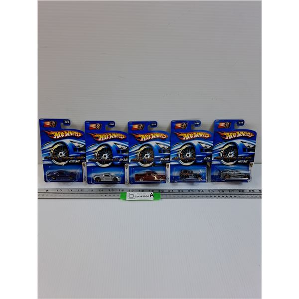 (5) Hot Wheels: Challenger, Porsche, Nissan Titan, Ford Vicky, Mercedes