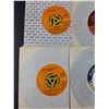 Image 2 : (6) Records: 45 Size - Johnny Cash, Dolly Parton, ,Charley Pride, Dean Martin, Misc