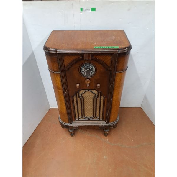 *Vintage Rogers Wooden Cabinet Style Radio, As Is Cannot Ship