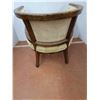 Image 5 : *Vintage Wooden Tub Style Chair, 30" Tall, Cannot Ship