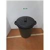 Image 1 : **Rubbermaid Plastic Garbage Can w/ Lid, Cannot Ship