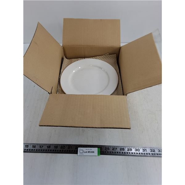 Set of 12 Dudson Dinner Plates - Unused