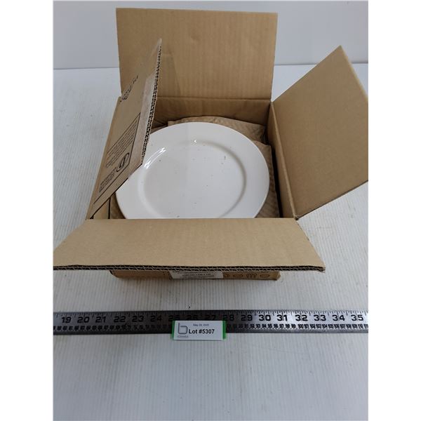 Set of 12 Dudson Dinner Plates - Unused