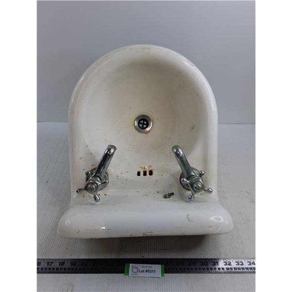 ** Vintage Bathroom Sink 16" x 15" - Pickup Only