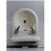 Image 1 : ** Vintage Bathroom Sink 16" x 15" - Pickup Only