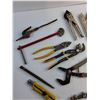 Image 2 : Pliers, Vise Grips, Box Cutter, Chisels and Misc