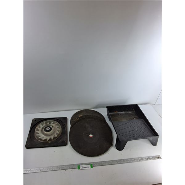 (4) Cutting Discs And Cutting Blade, Paint Roller