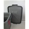 Image 3 : Rubbermaid Storage Tote