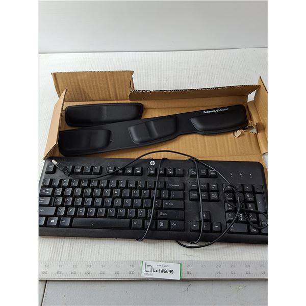 HP USB Keyboard and new Wrist and Keyboard Rest