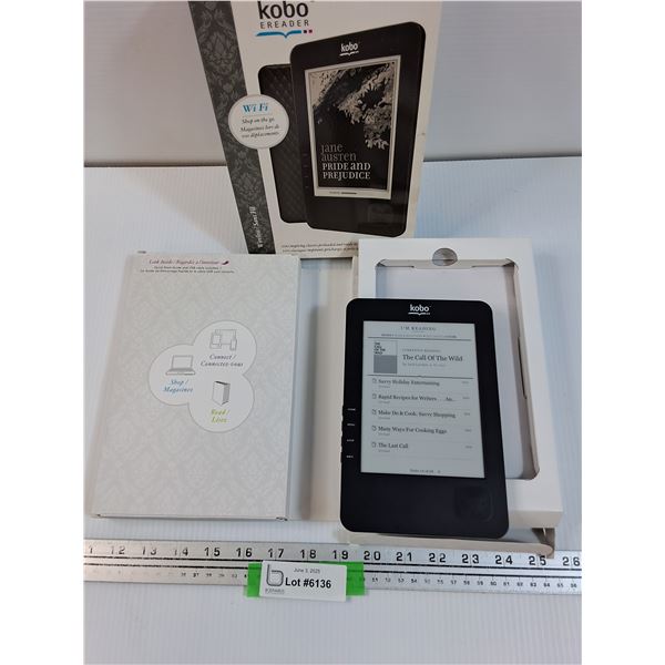 Kobo E-Reader - Powers On - Comes w/Box & SD Card
