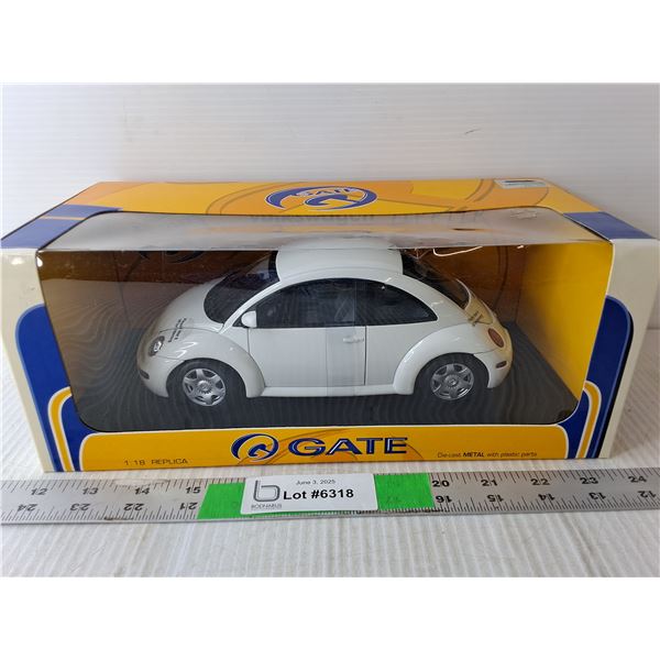 Volkswagen Beetle 1:18 Model, NIB