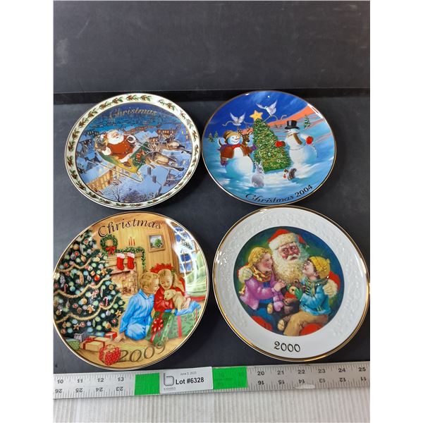 (4) Avon Christmas Plates 8.25"