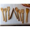 Image 3 : (2) Woven Baskets, (8) Wooden Utensils