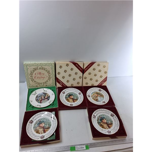 (5) Royal Doulton Plates