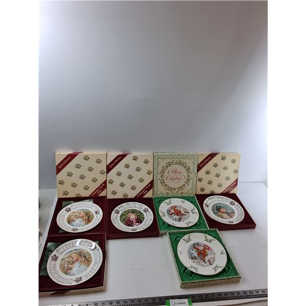 (6) Royal Doulton Christmas Plates