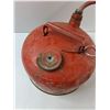 Image 4 : John Deere 2-1/2 Gallon Gasoline Can