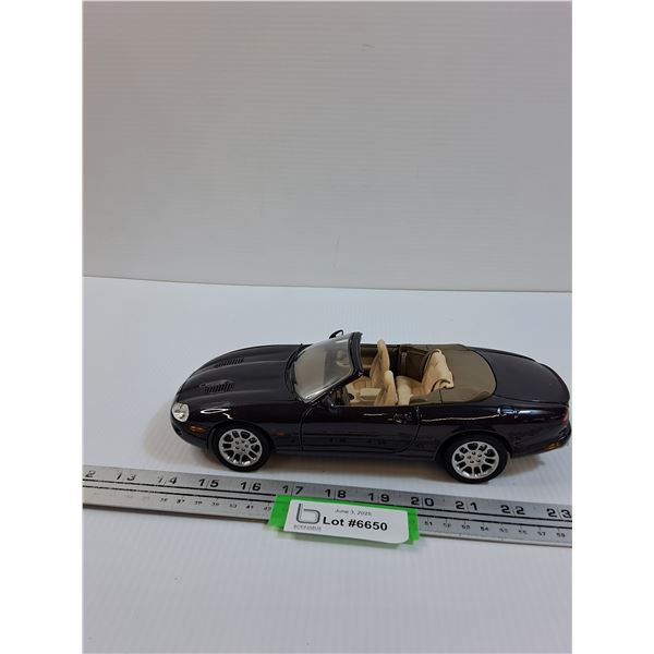 Jaguar XK Die Cast Model Car - 1:18 Model Scale