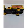 Image 4 : (2) ERTL Home Hardware Coin Bank Delivery Truck Die Cast Model - 1:32 Scale