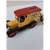 Image 2 : (2) Delivery Truck Coin Banks (Some Wear) - 1:18 Scale Model