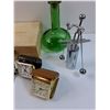 Image 2 : Lot: End Table Vintage Clocks, Green Decanter, "B" Light up Sign, Misc